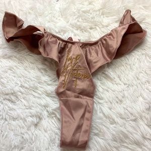 Dusty rose ruffle thong
